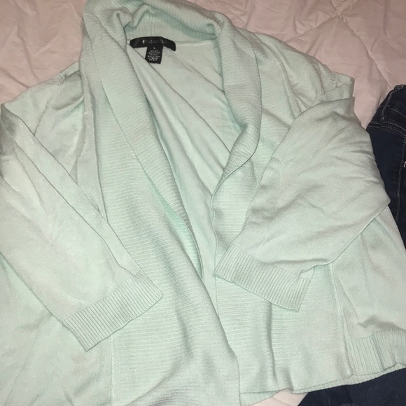 Cardigan - Picture 3 of 4